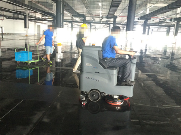 工業(yè)用的哪個洗地機品牌比較好?