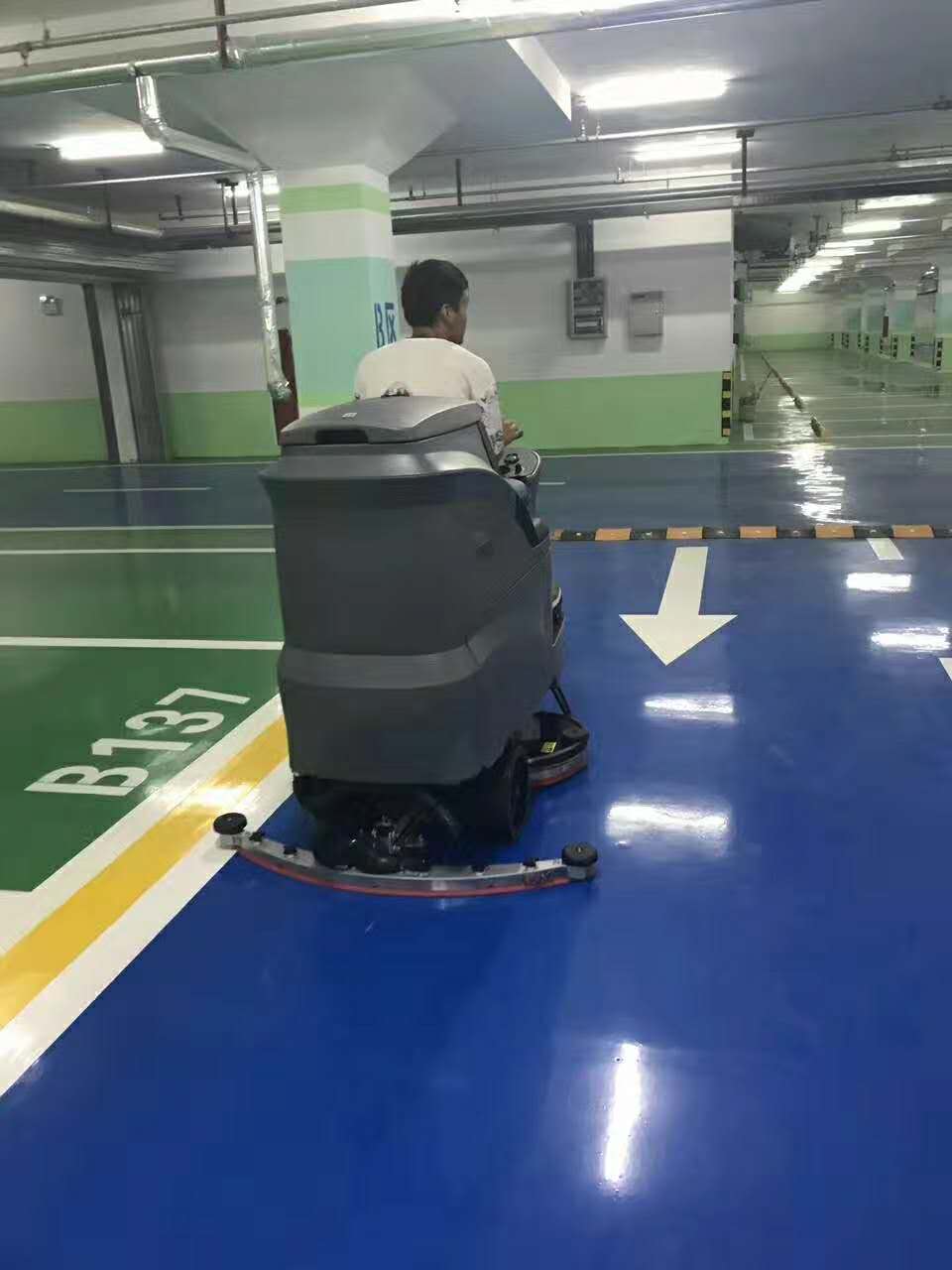 工廠車間地面清潔可以使用電瓶式自動洗地車嗎？