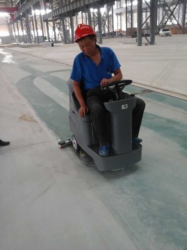 高美小型駕駛式洗地機(jī)貨銷全國(guó)是有原因的
