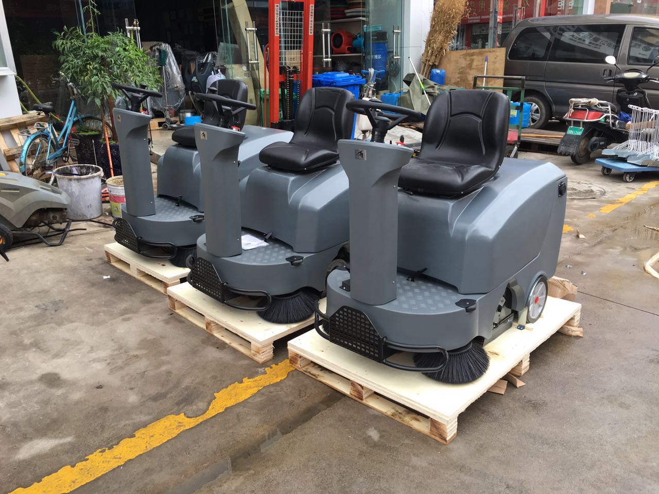 清掃車為什么應(yīng)用如此廣泛，它有什么優(yōu)勢?