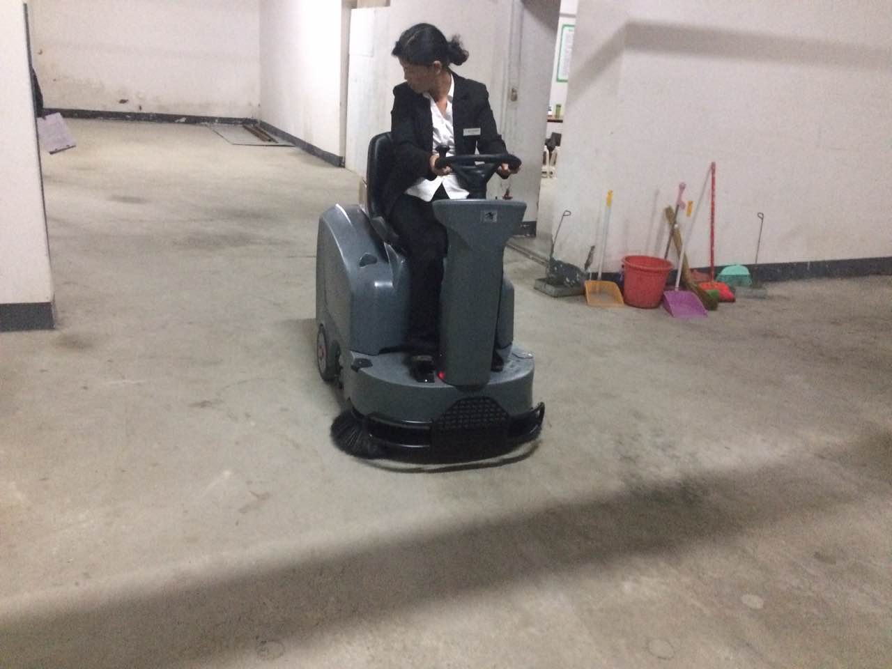 什么樣的掃地車適合大型廠房使用？